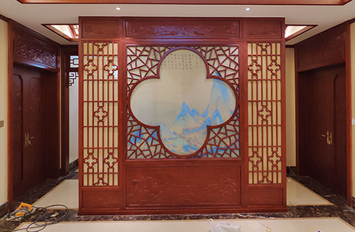 济宁会所室内装修中式仿古实木屏风隔断展示